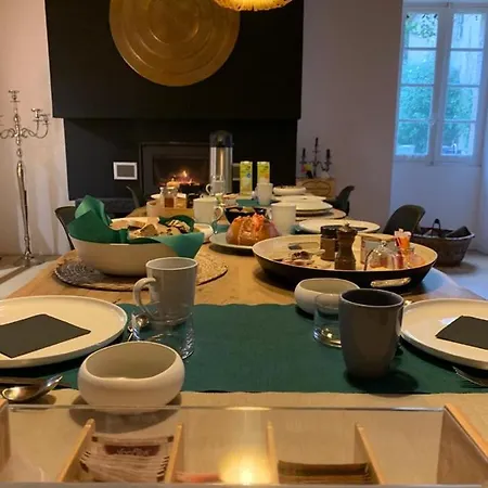 Domaine Du Conte Bleu Couette-café 3*